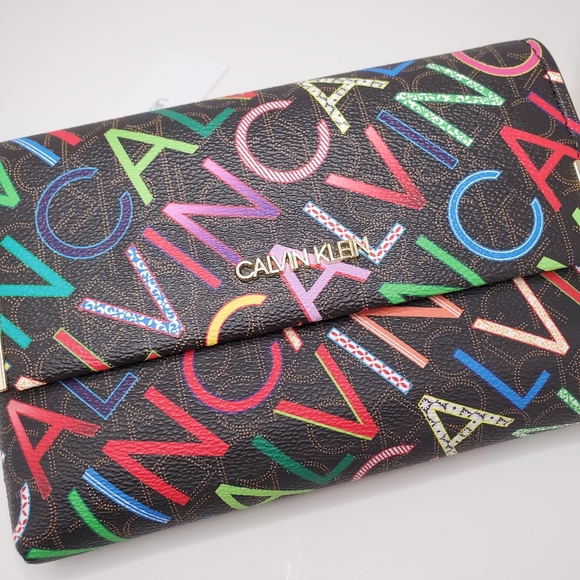 🎁 Calvin Klein Logo Crossbody Bag 💫 - Picture 3 of 9